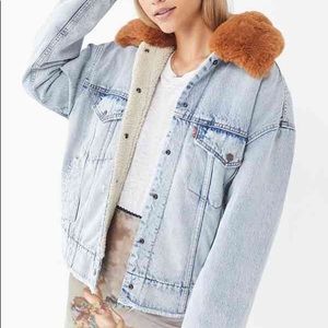 Levi’s oversized Sherpa jacket